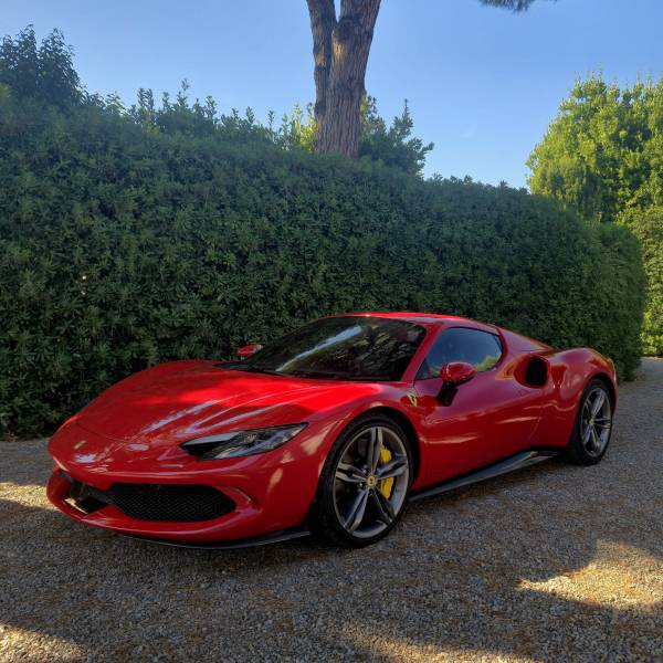 Protection XPEL sur Ferrari 296 GTS Rosso Scuderia : préserver l’excellence jusque dans les moindres détails à Lorient !