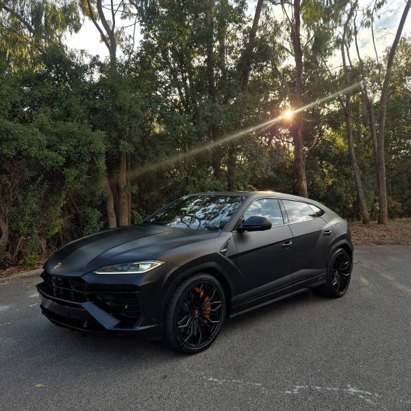 Lamborghini Urus SE 2025